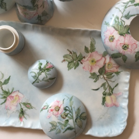 Vintage Limoges Floral Dressing Table Vanity Set. - Picture 9 of 9